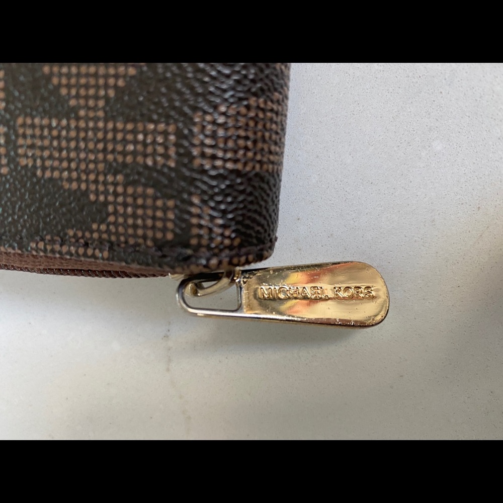 Authentic Michael Kors Logo Wallet - image 2